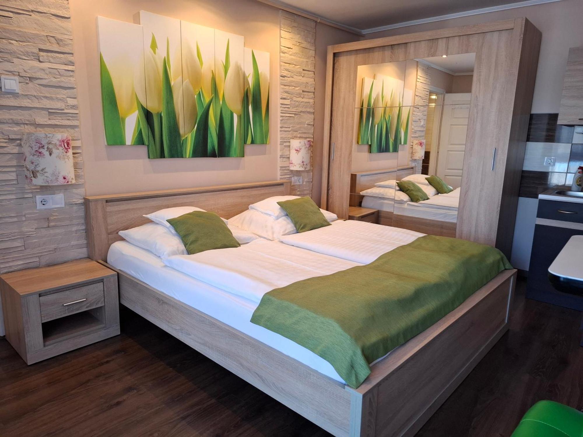 Kek Laguna Wellness Apartmanok Эгерсалок Экстерьер фото